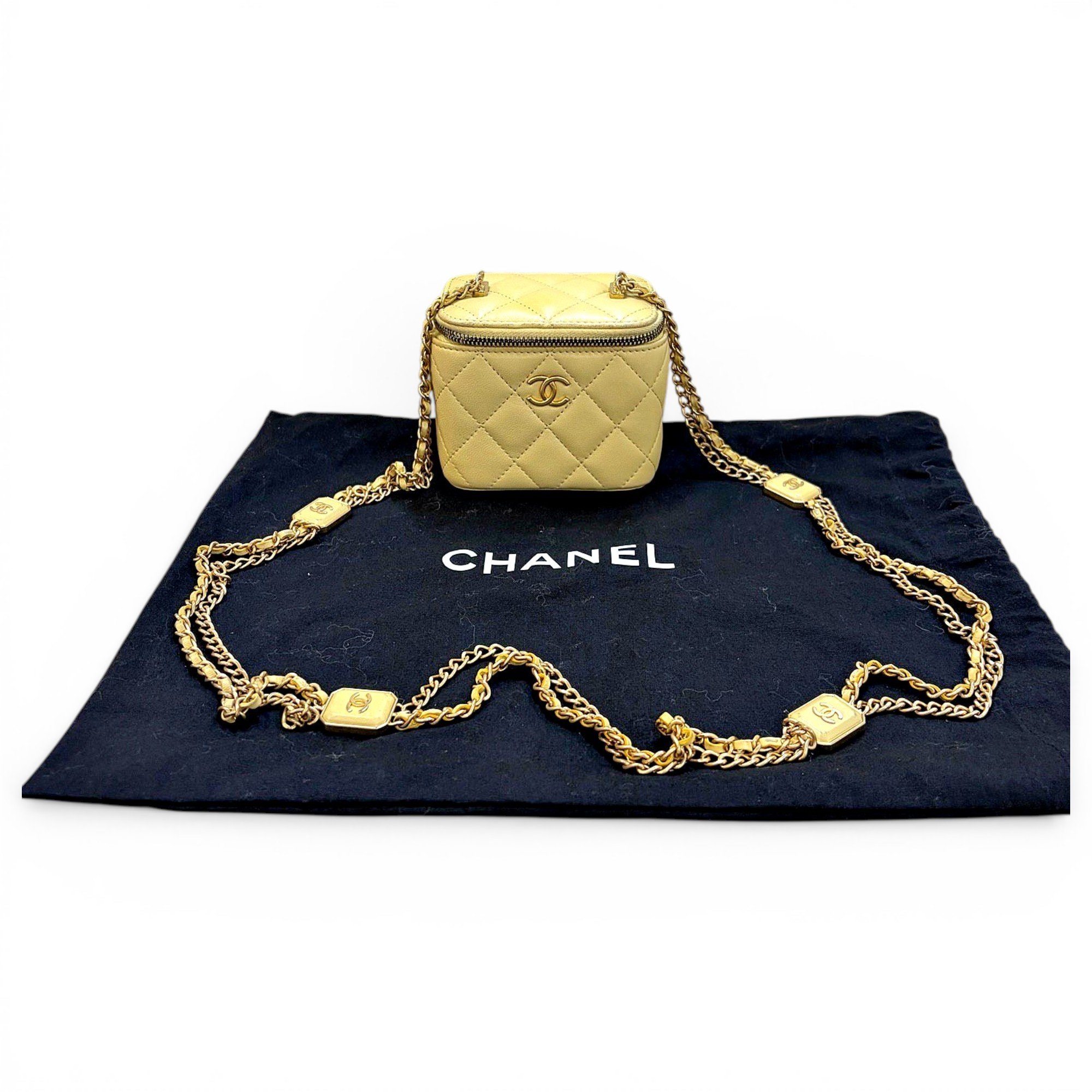 Trendy CC Vanity leather handbag