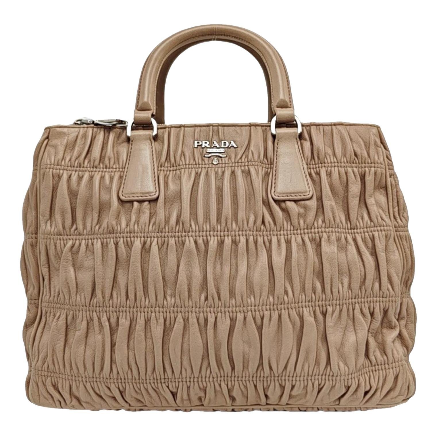 Esplanade leather tote