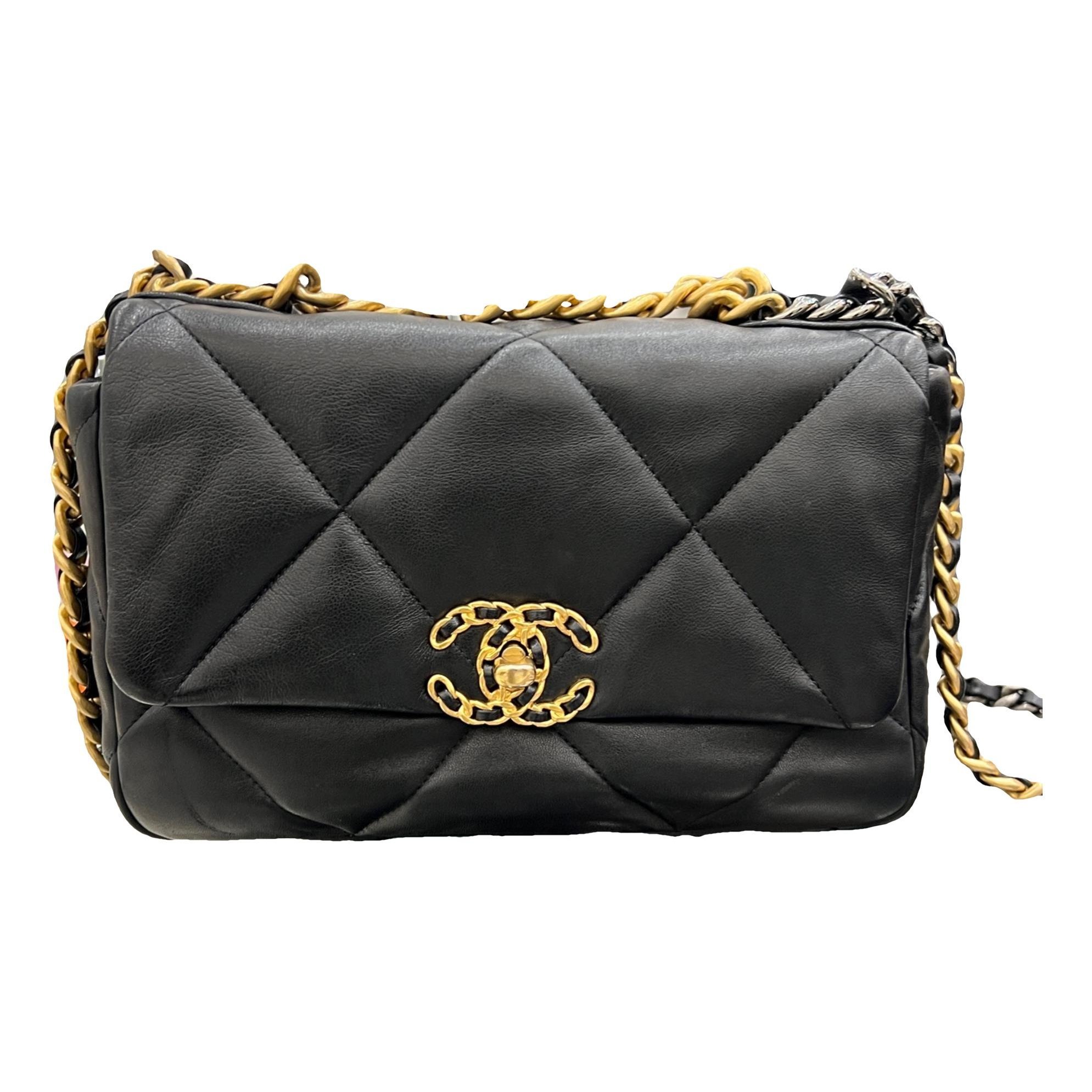 Chanel 19 leather handbag