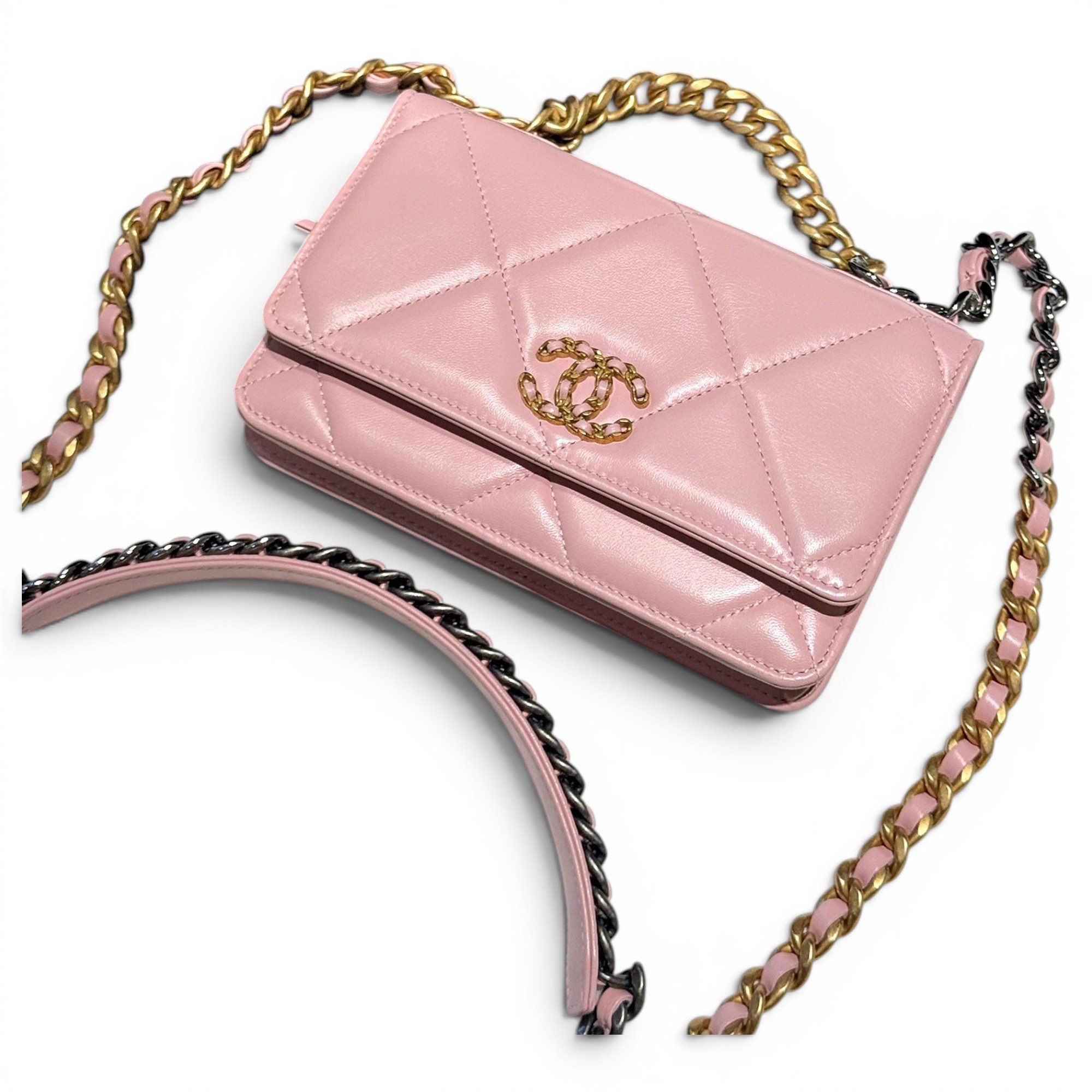 Wallet On Chain Chanel 19 leather handbag