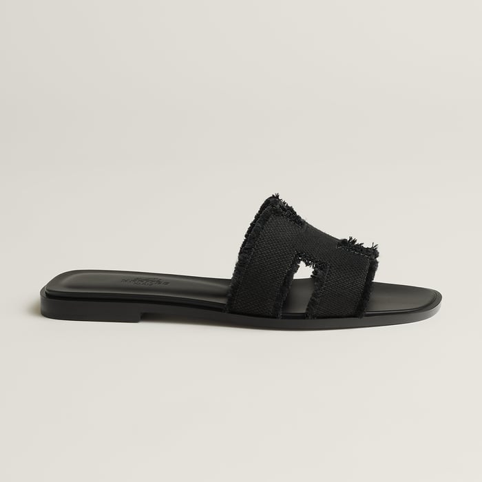 Noir Oran Sandal