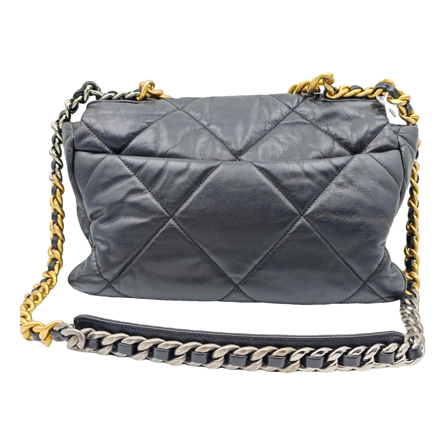 Chanel 19 leather handbag