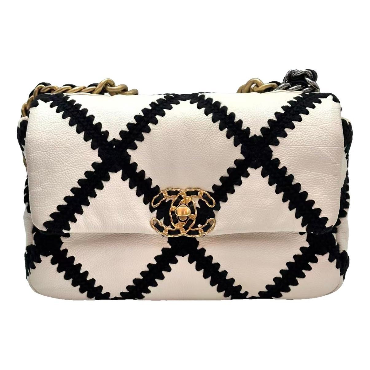 Chanel 19 leather handbag