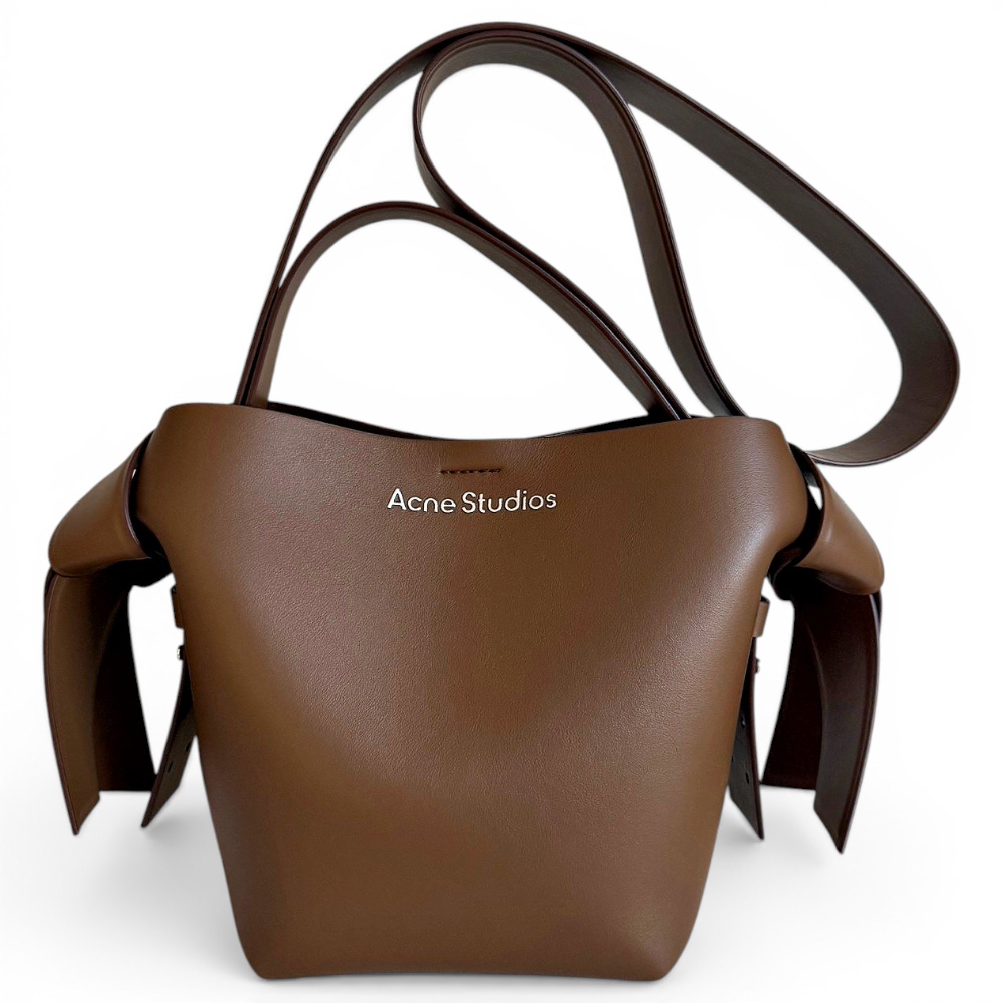 Musubi leather handbag