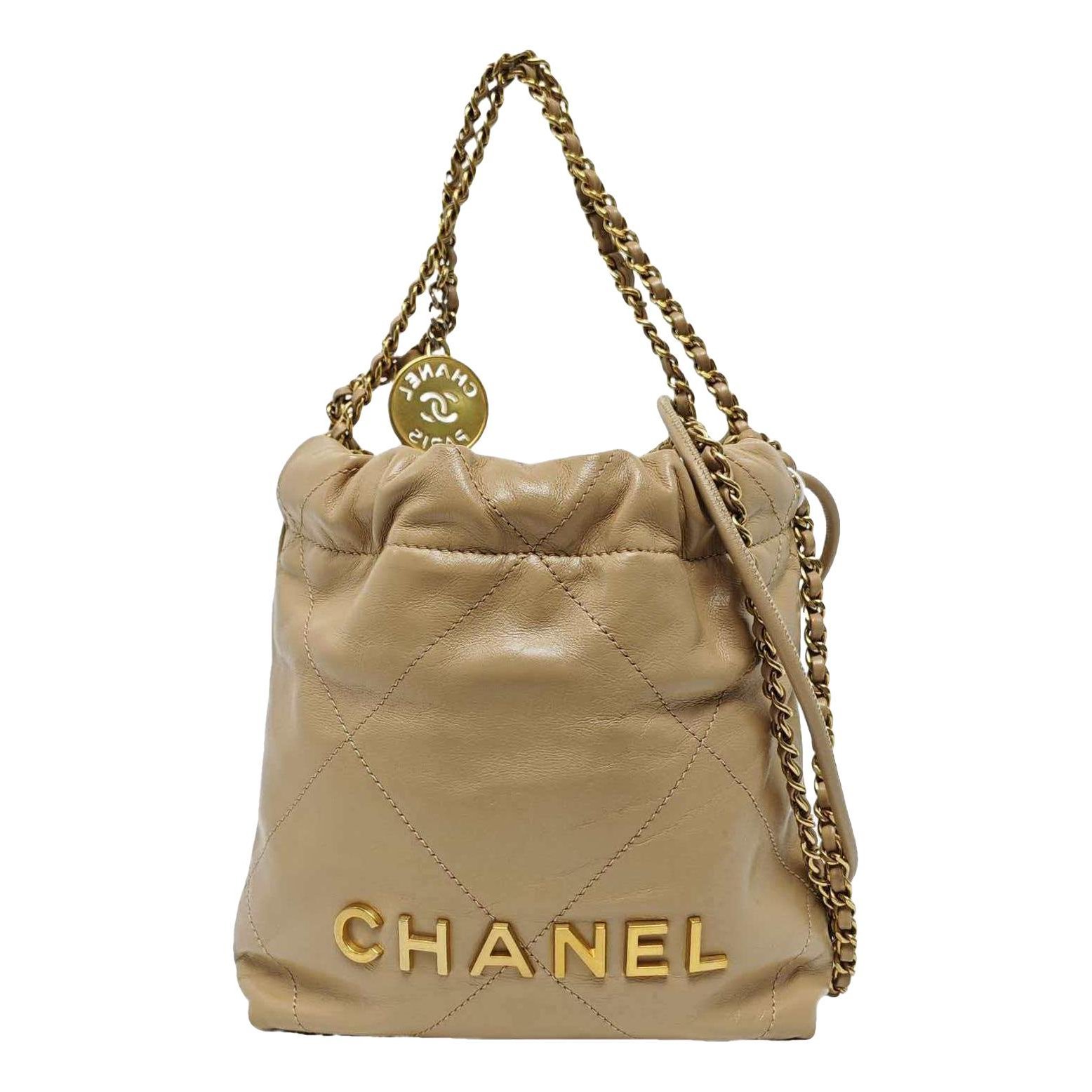 Chanel 22 leather handbag