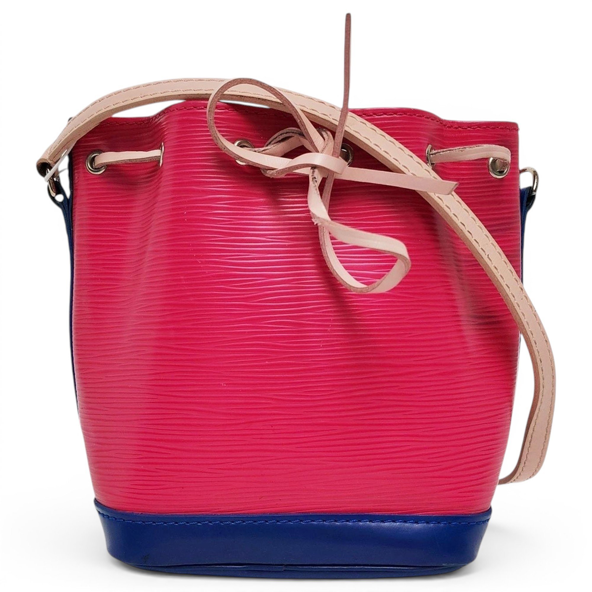 Nano Noé leather handbag