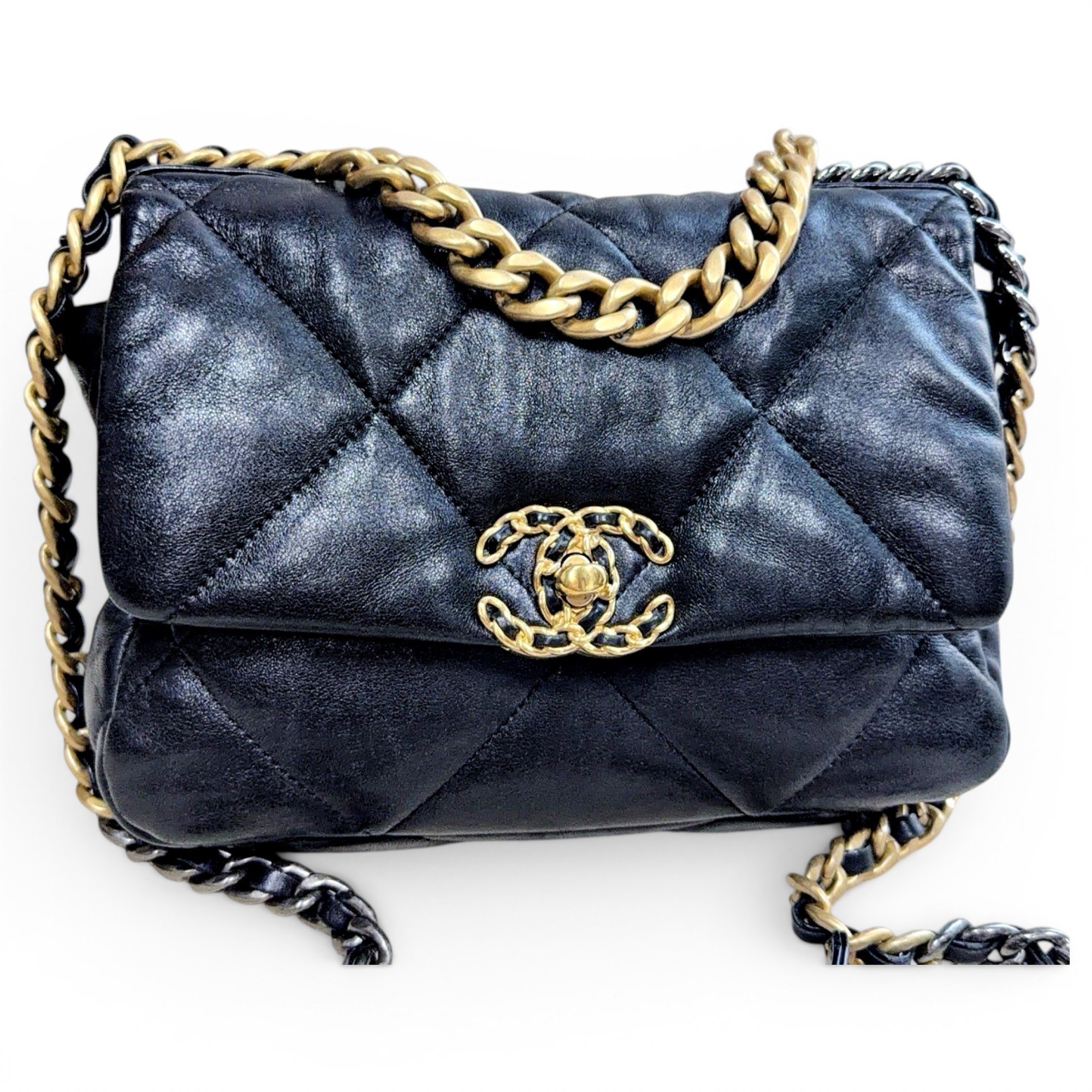 Chanel 19 leather handbag
