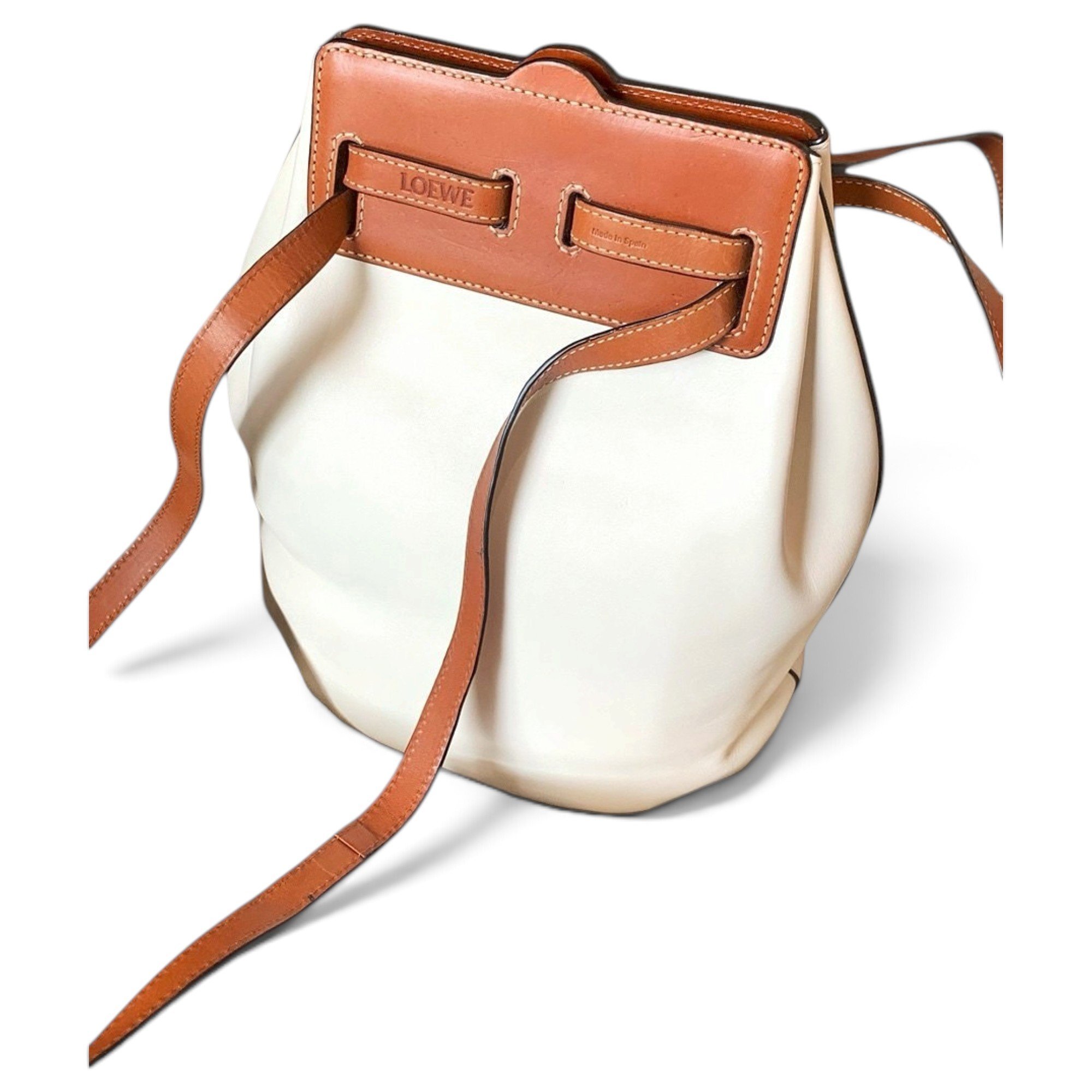 Gate Bucket leather handbag