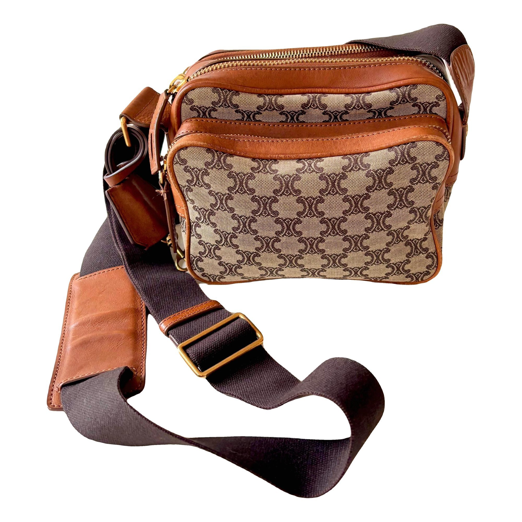 Pocket leather handbag