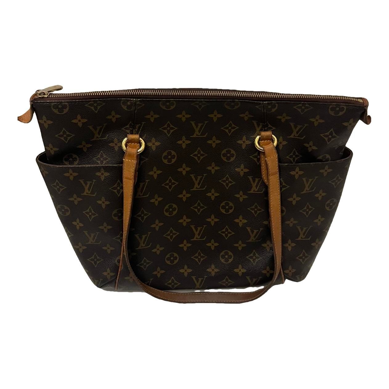 Totally leather handbag