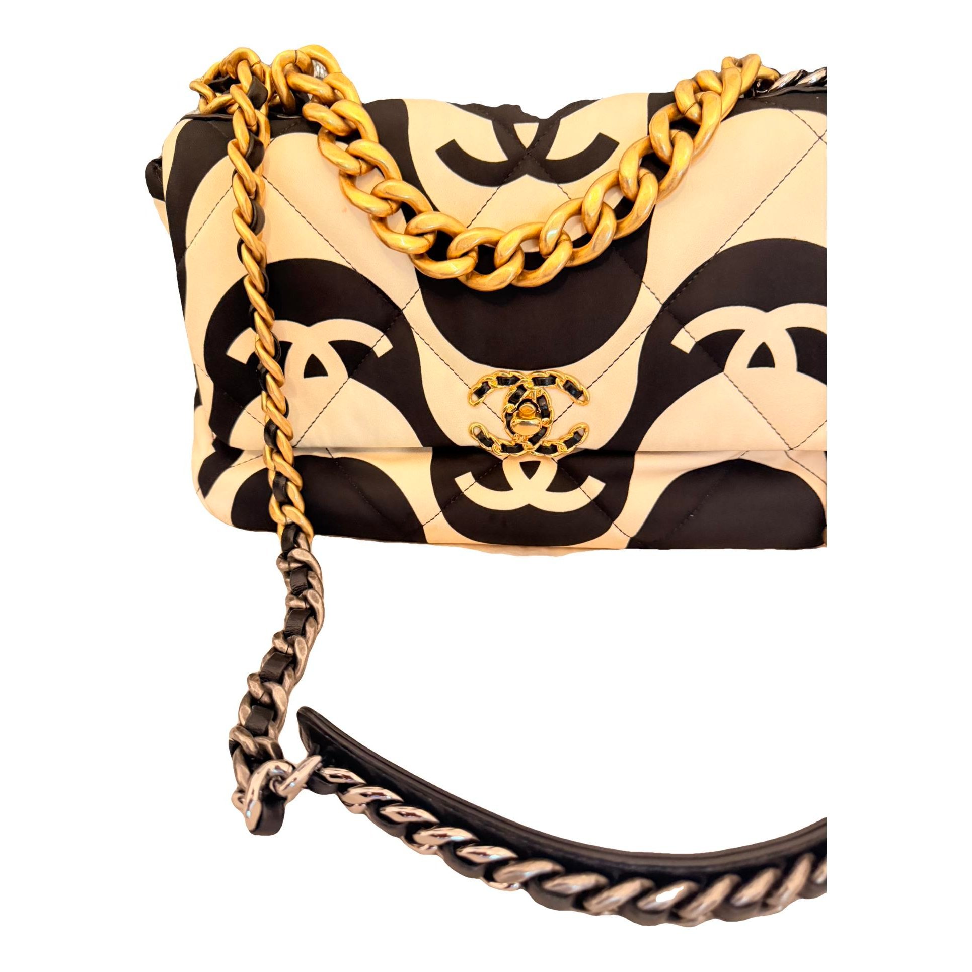 Chanel 19 cloth handbag