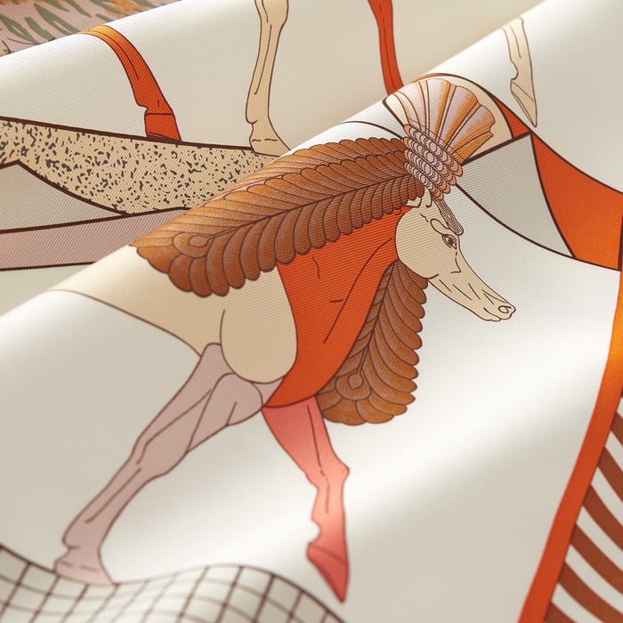 a Toute Allure Scarf 90