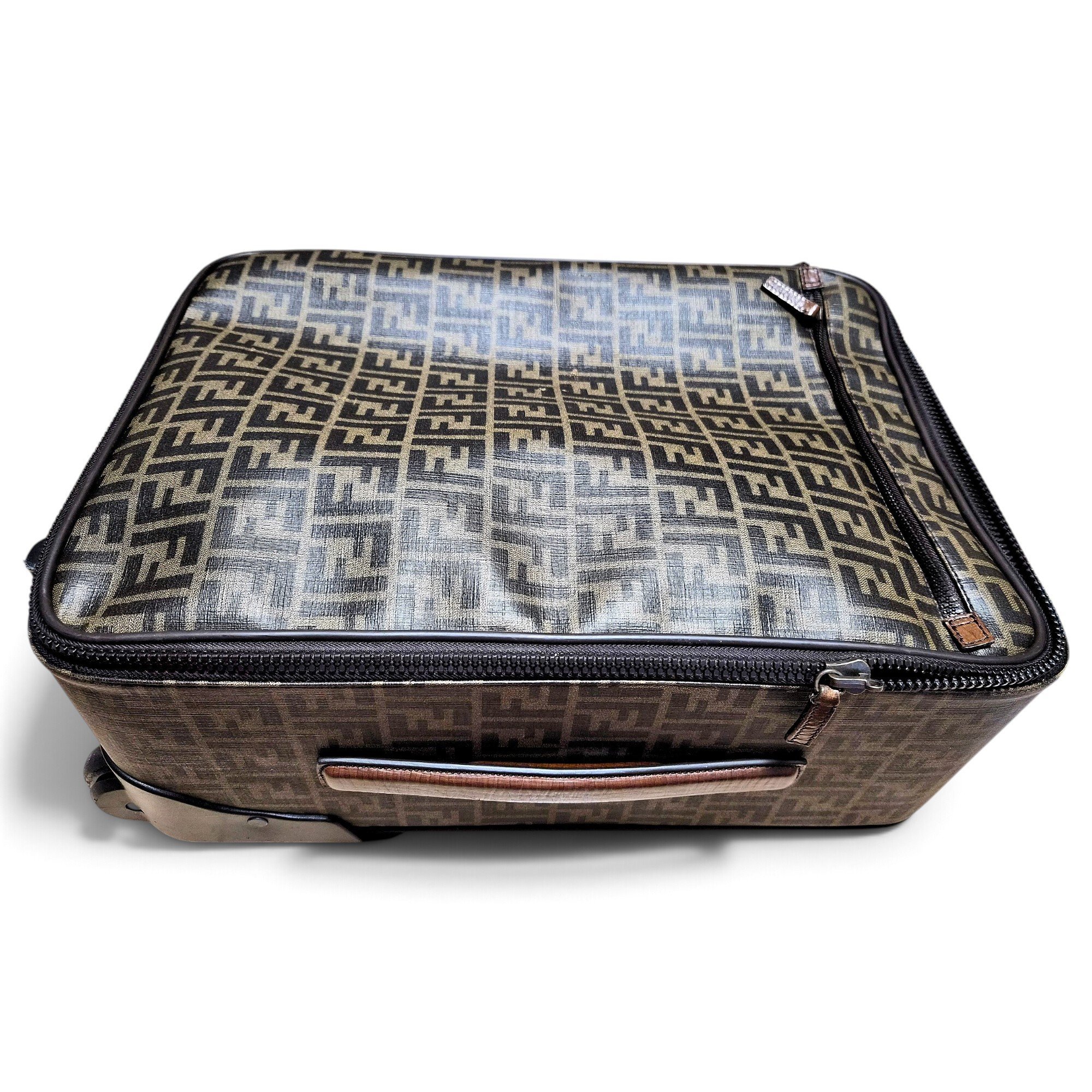 Leather travel bag