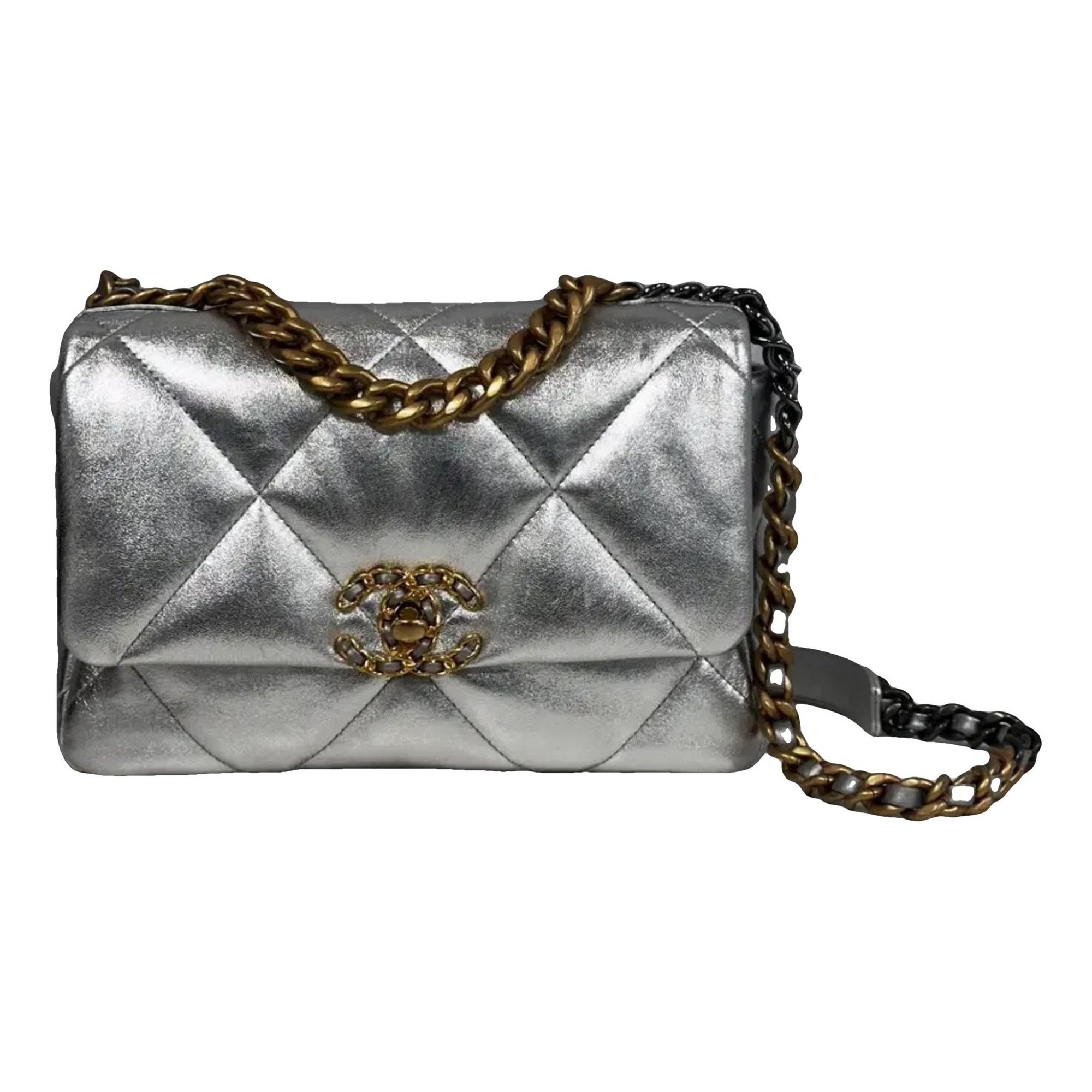 Chanel 19 leather handbag