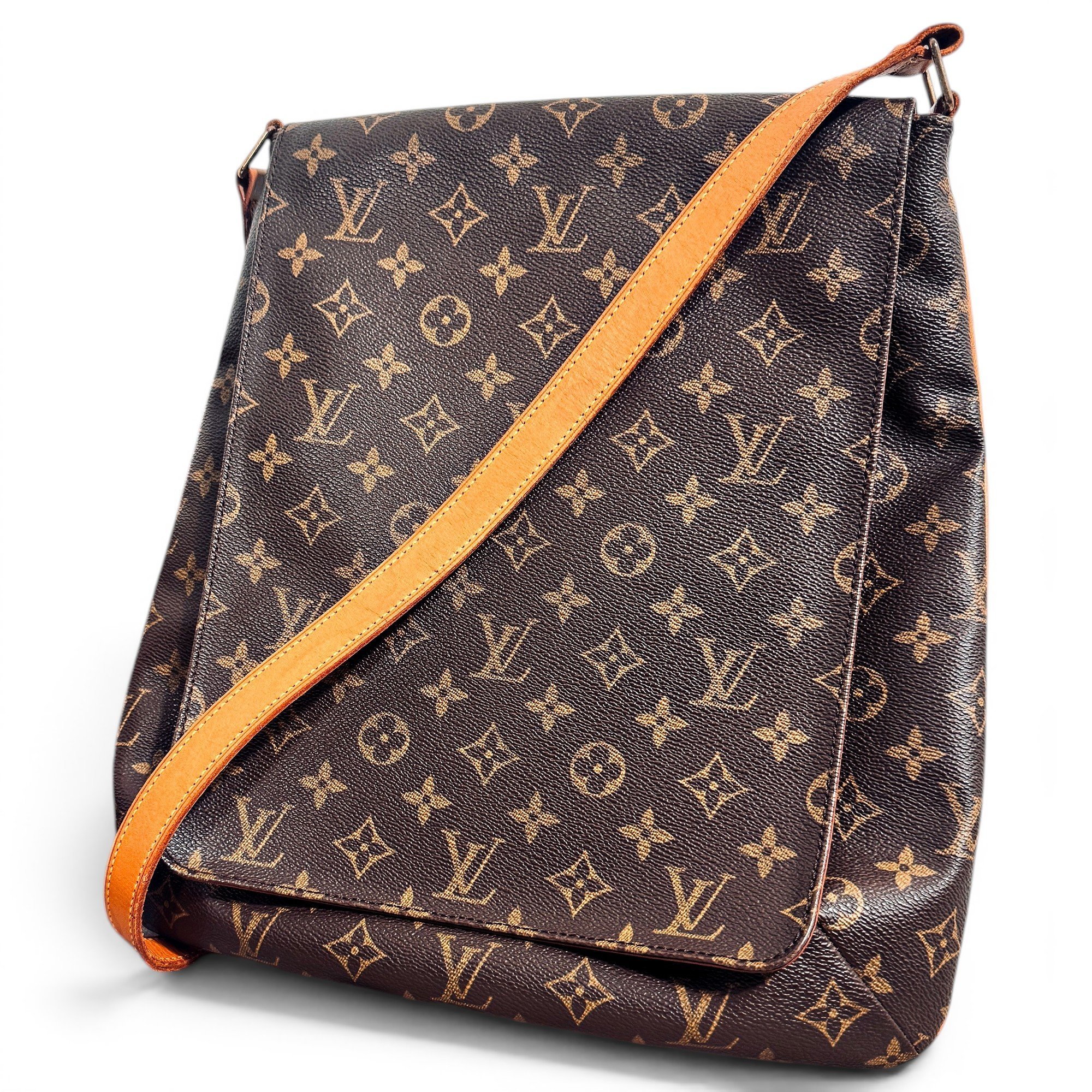 Musette leather crossbody bag