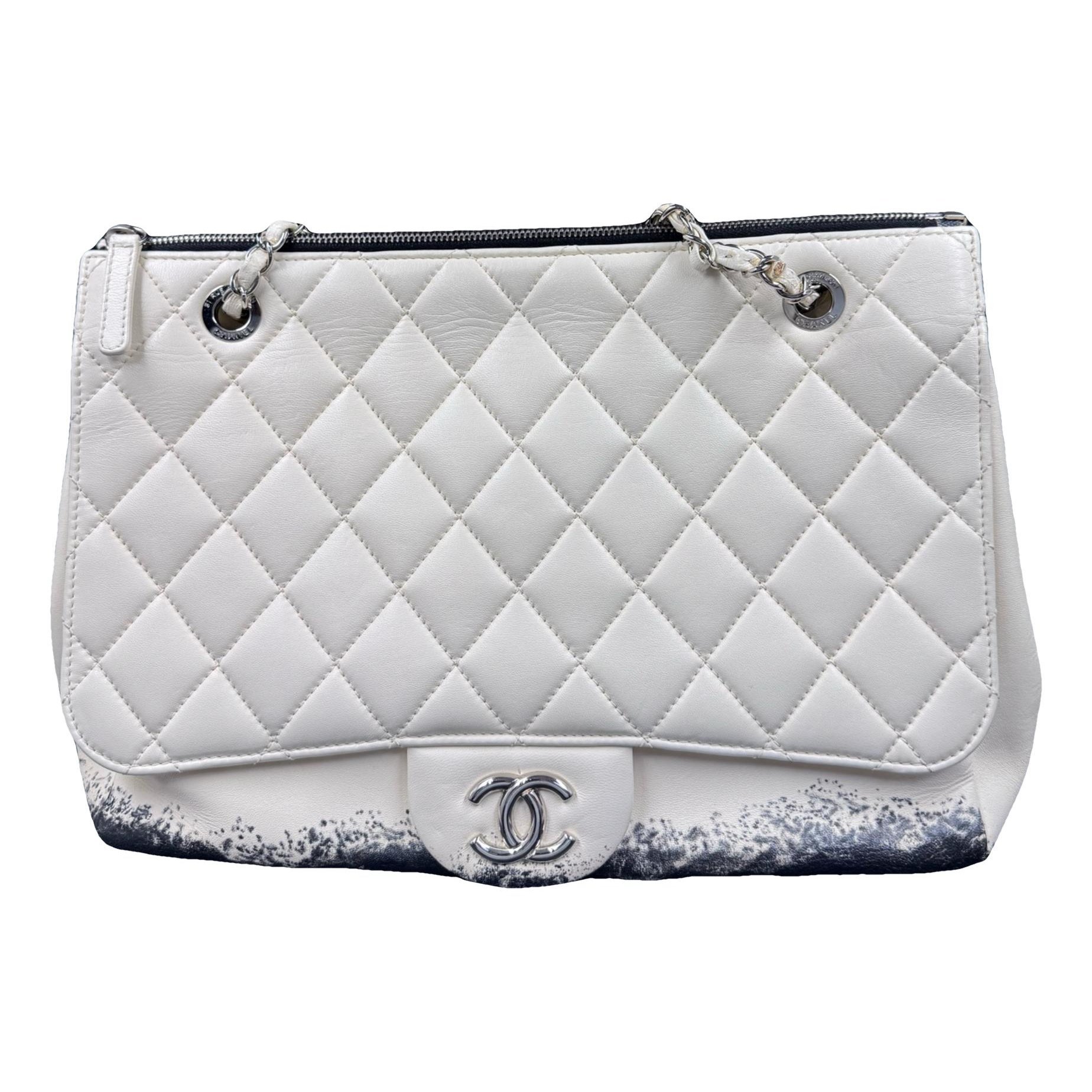 Timeless/Classique leather crossbody bag