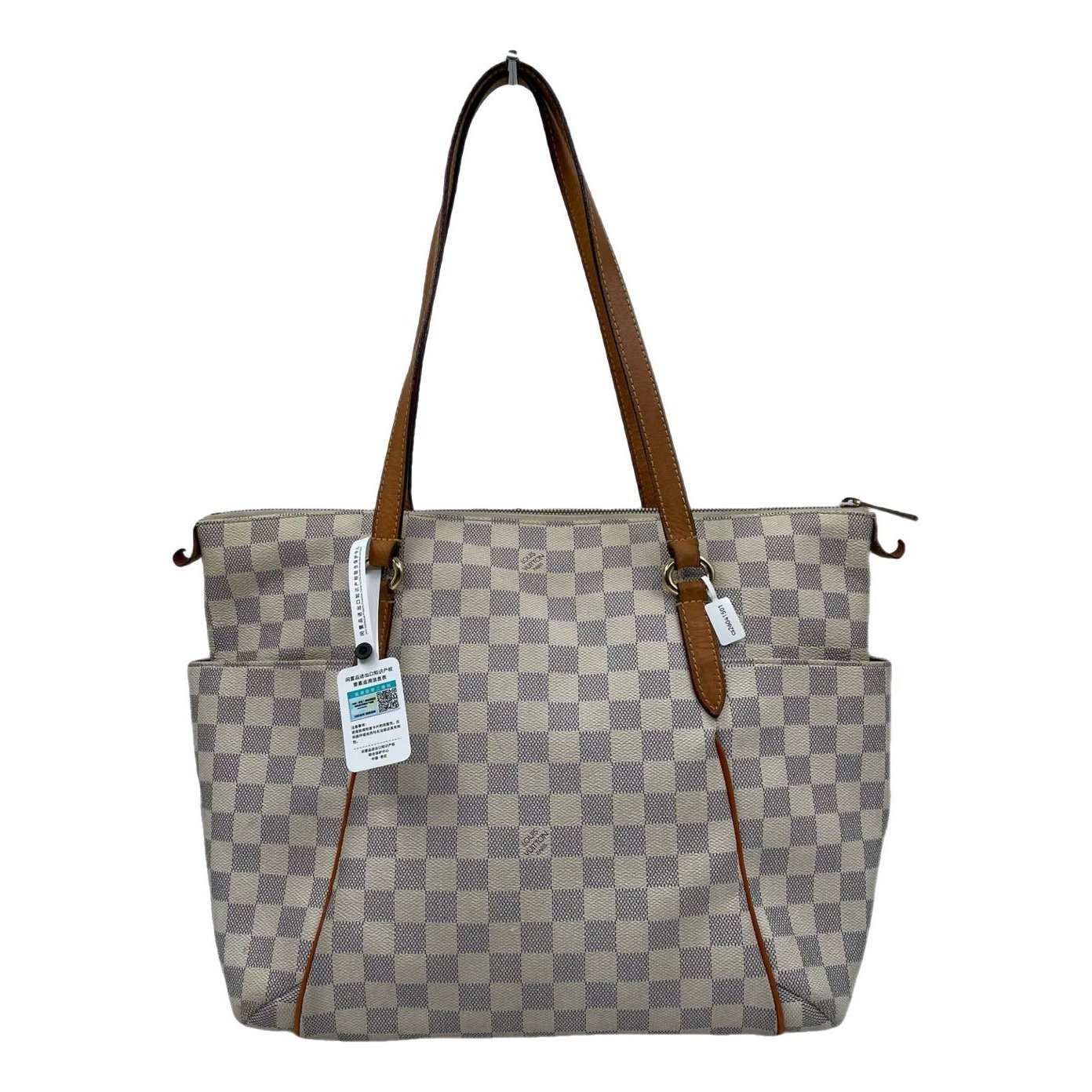 Totally leather handbag
