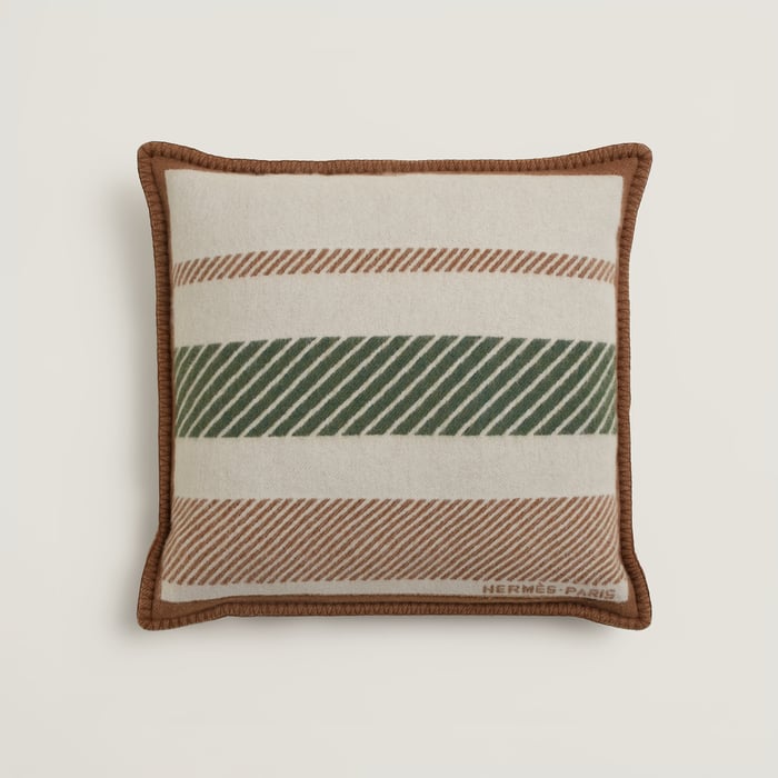 Cheval a La Couverture Pillow
