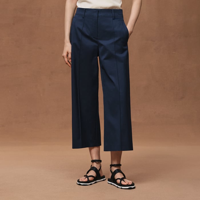 Bleu Outremer Cropped Pants