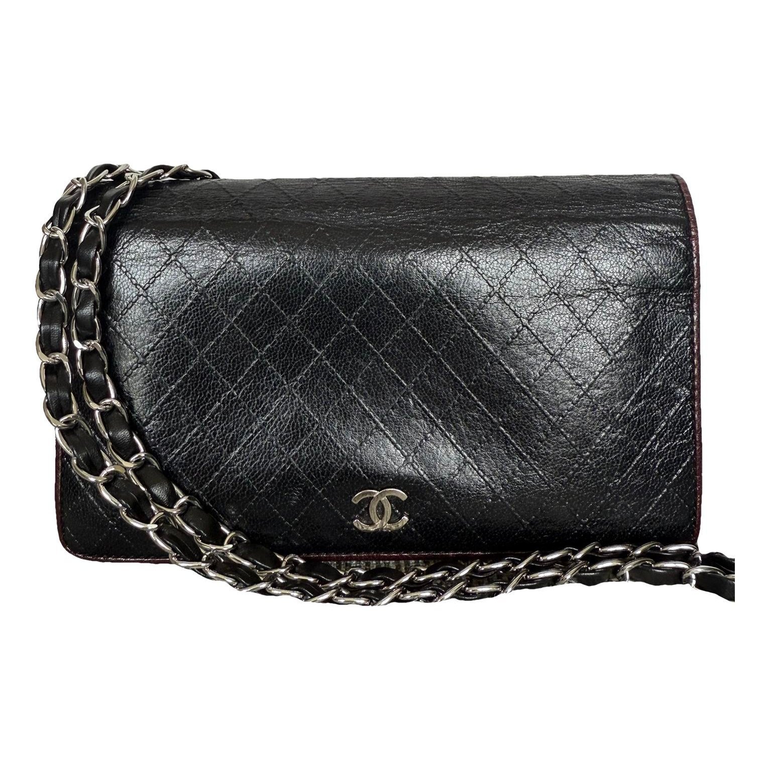 Wallet On Chain Timeless/Classique leather crossbody bag