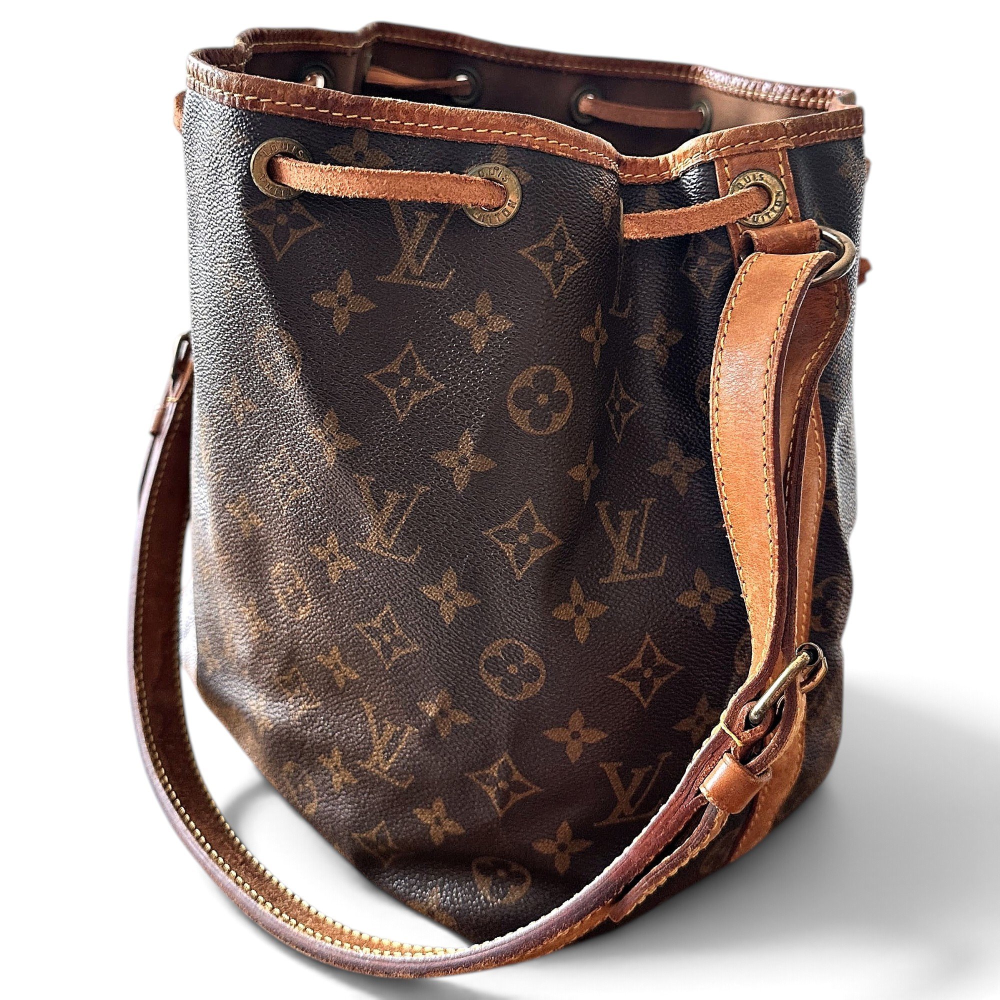 Noé leather handbag