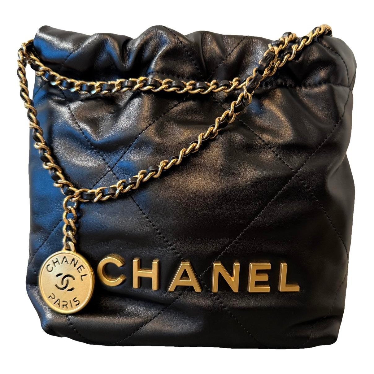 Chanel 22 leather handbag