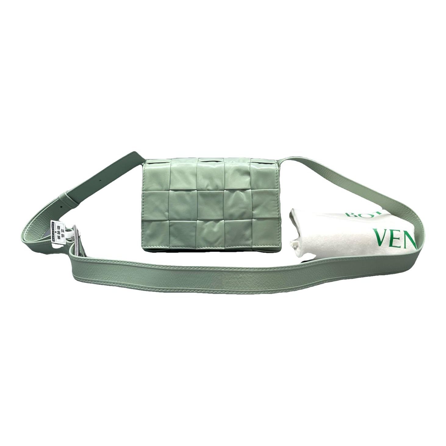 Cassette leather handbag