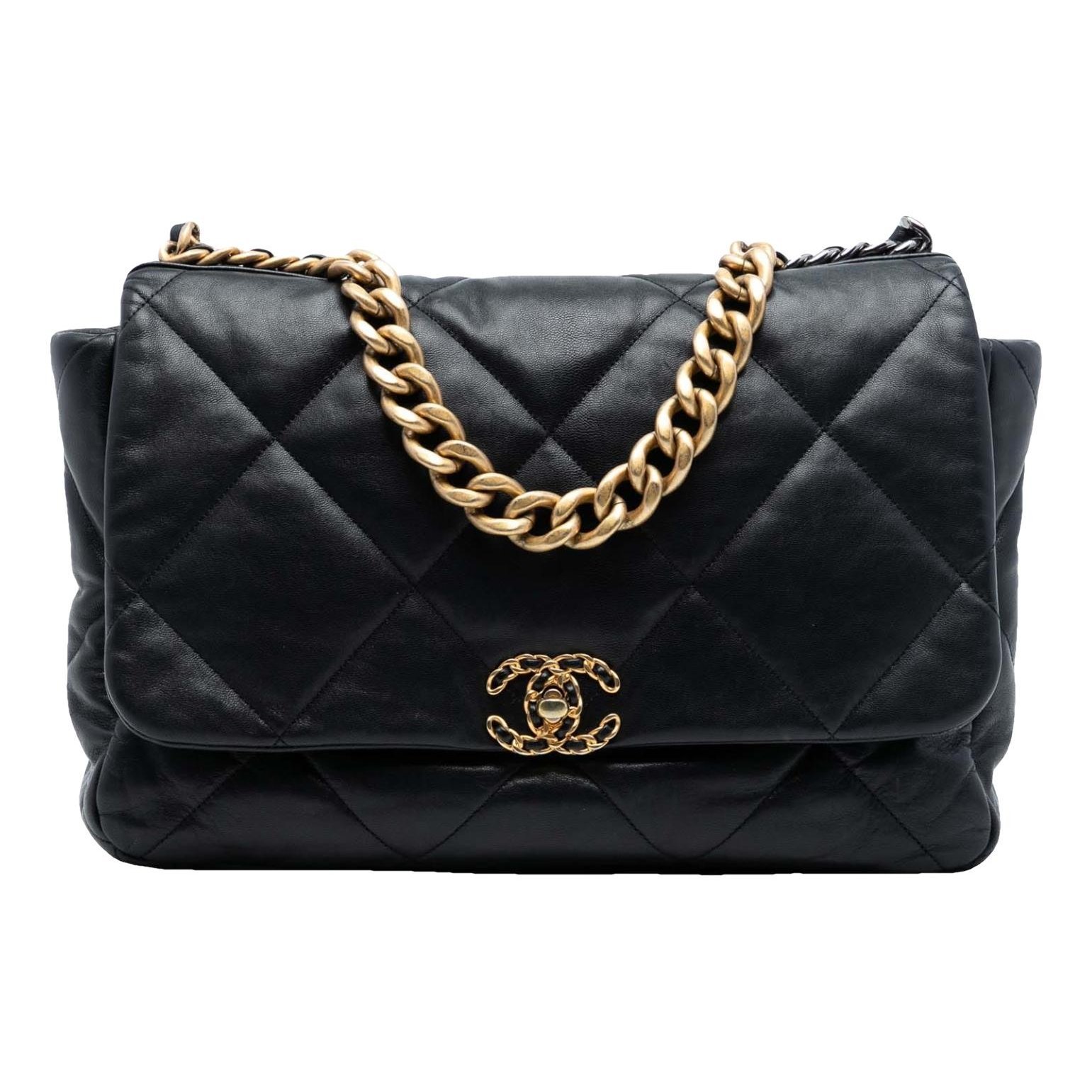 Chanel 19 leather handbag