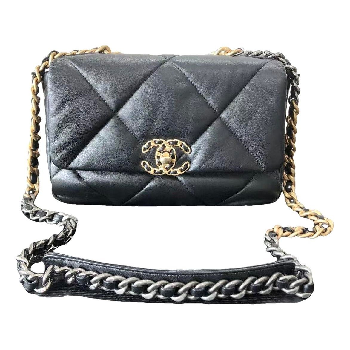 Chanel 19 leather handbag