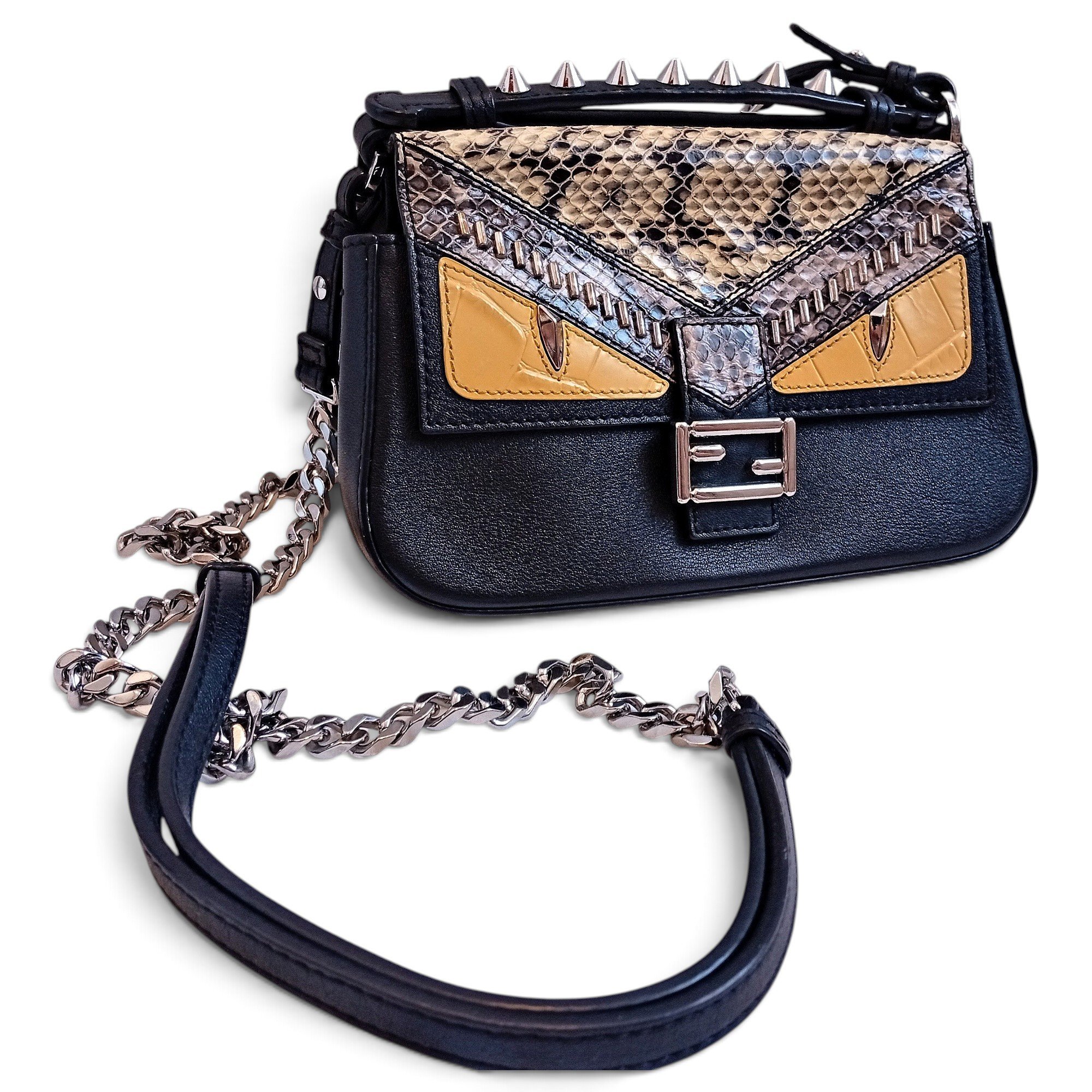 Baguette Chain Midi leather handbag