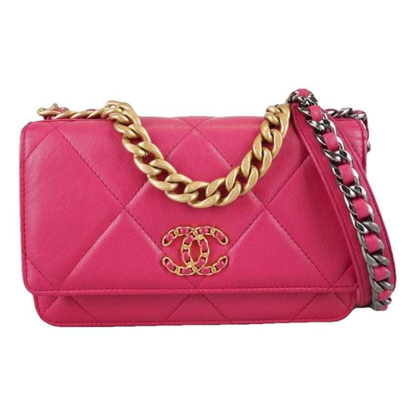 Chanel 19 leather crossbody bag