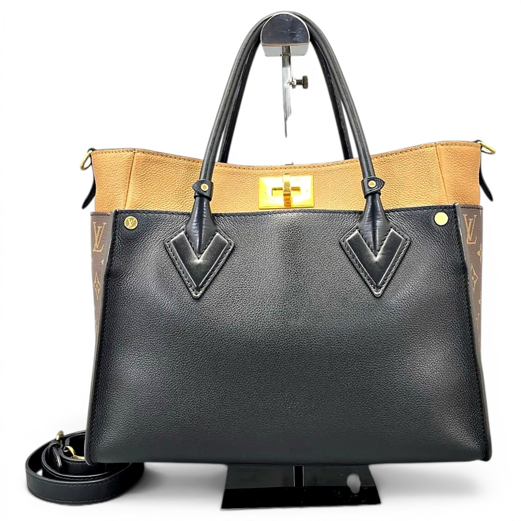 On My Side leather crossbody bag