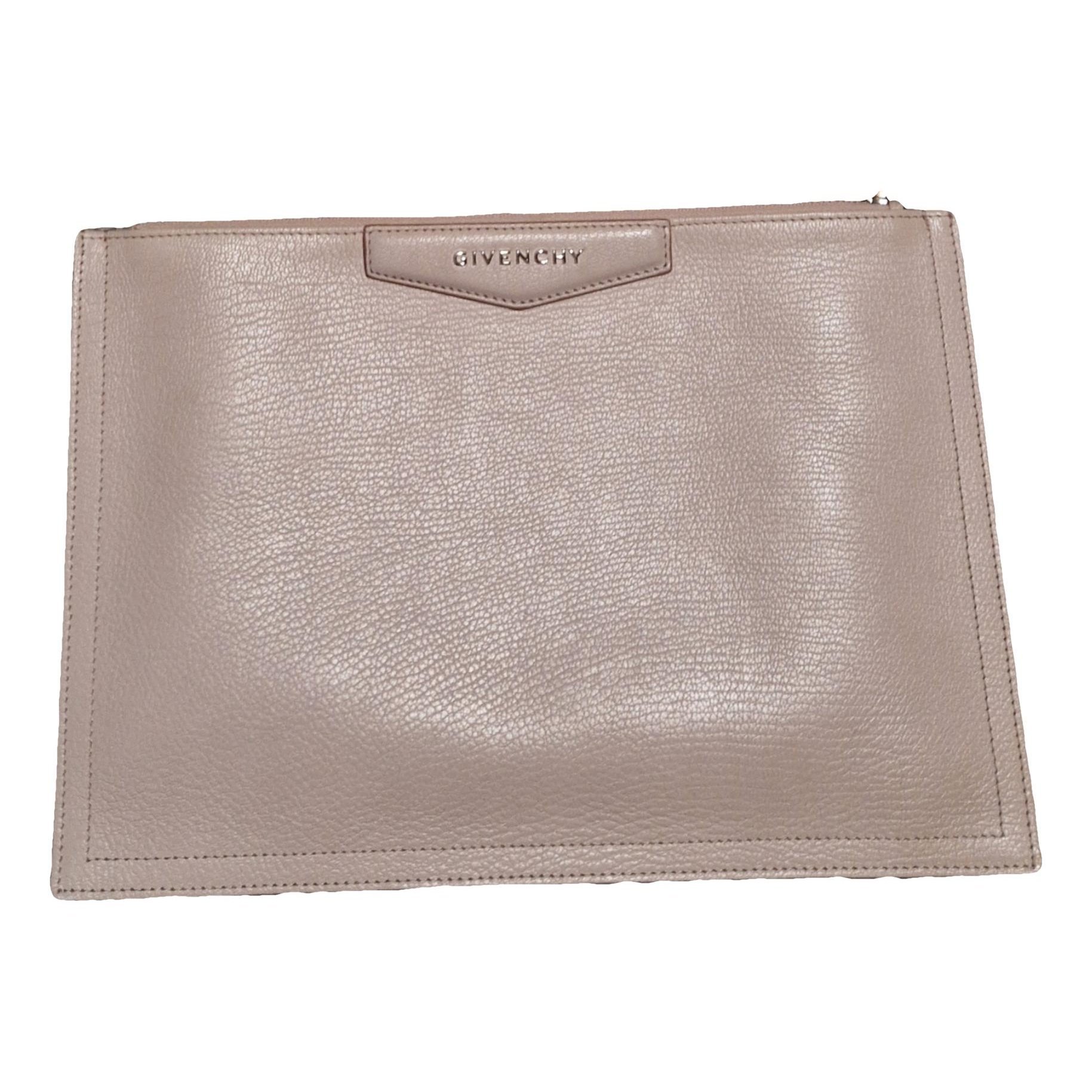Antigona leather clutch bag