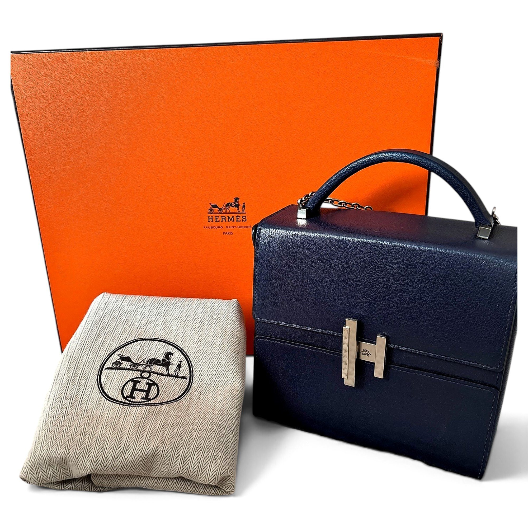 Verrou leather handbag