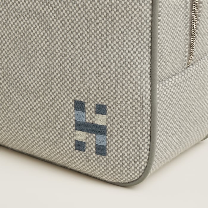 Gris Chapitre H Cavalier Case, Large Model