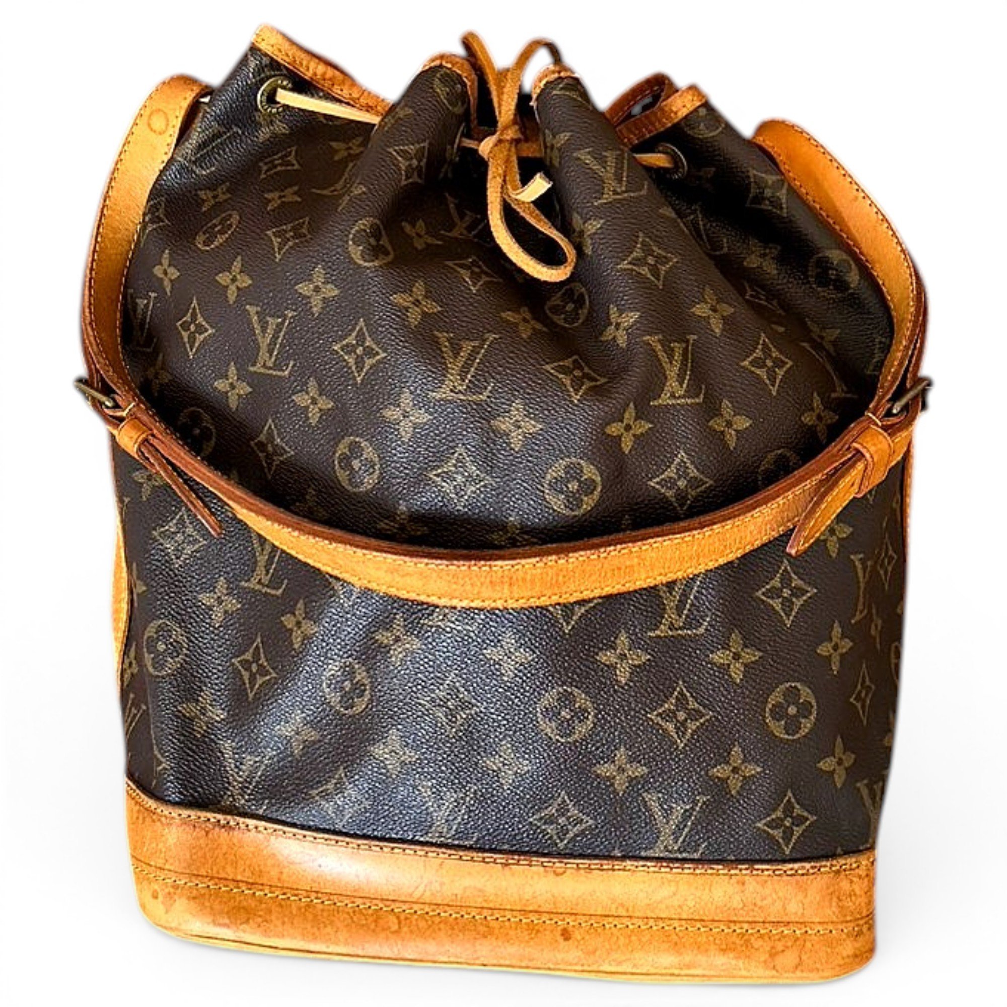 Noé leather handbag