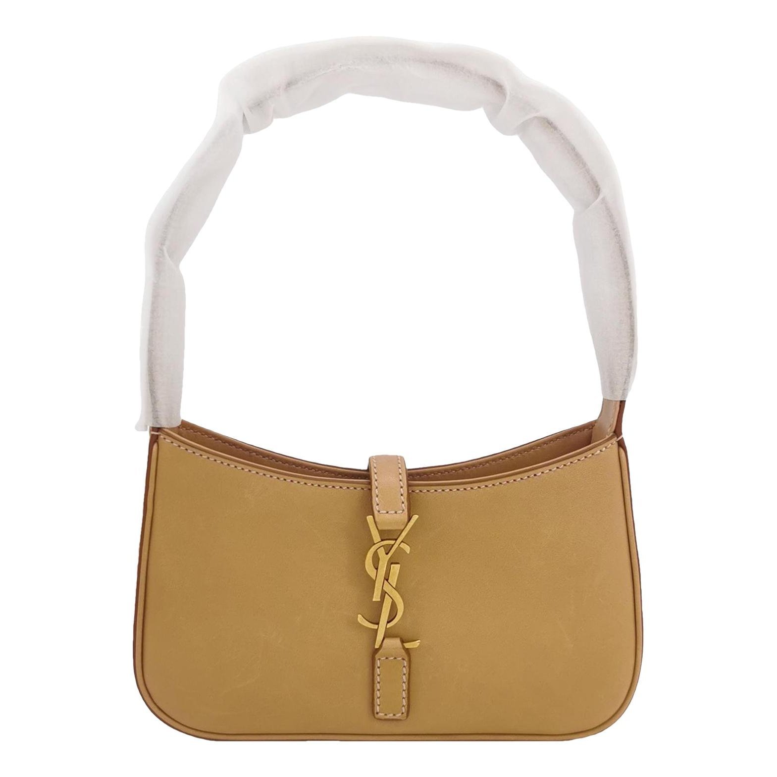 Le 5 à 7 leather handbag