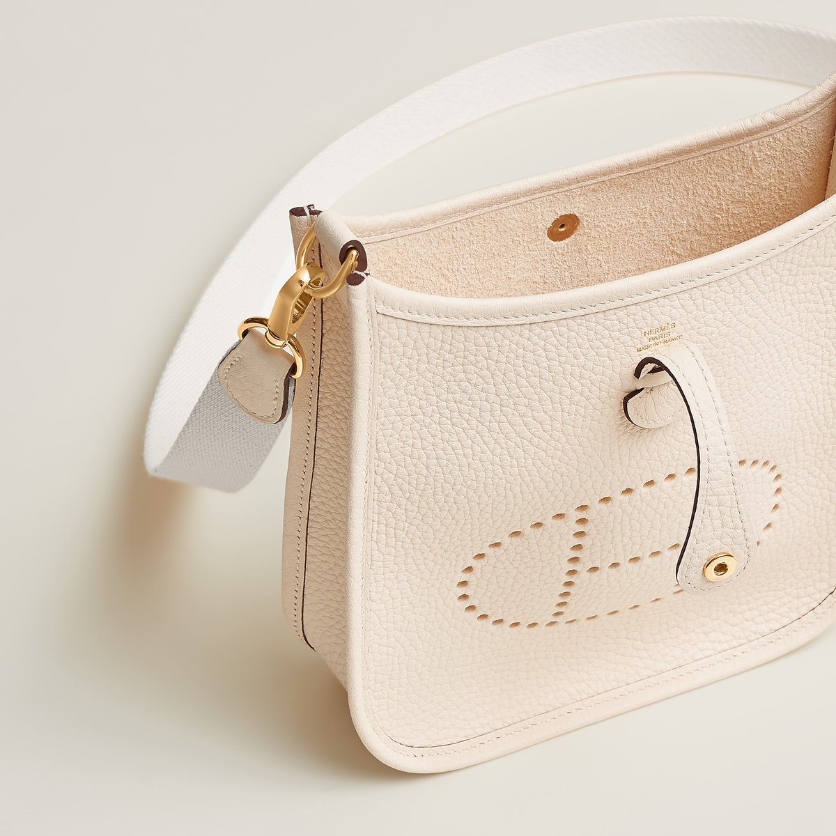 Evelyne 16 Amazone 백