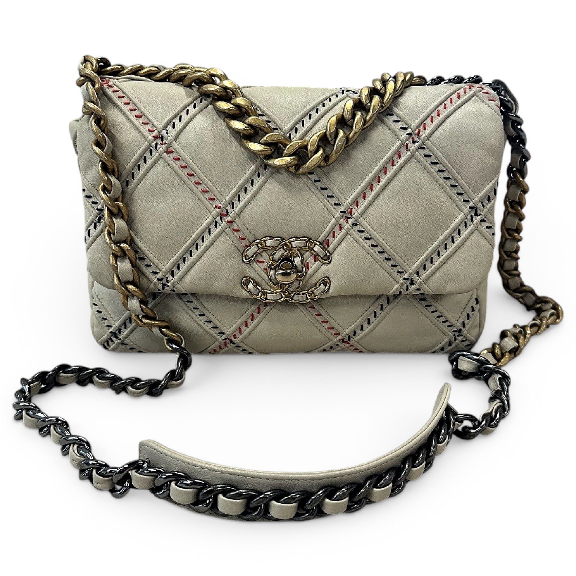 Chanel 19 leather handbag