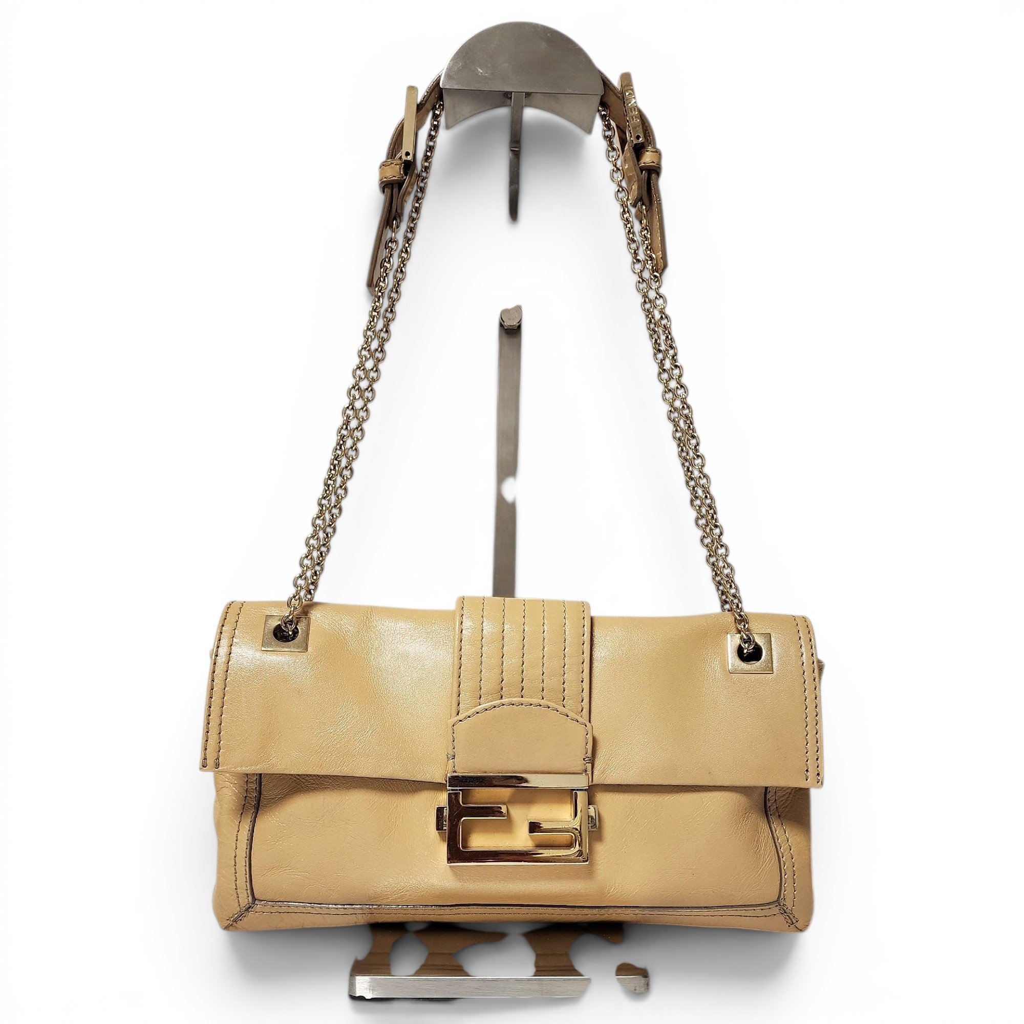Baguette Chain leather handbag