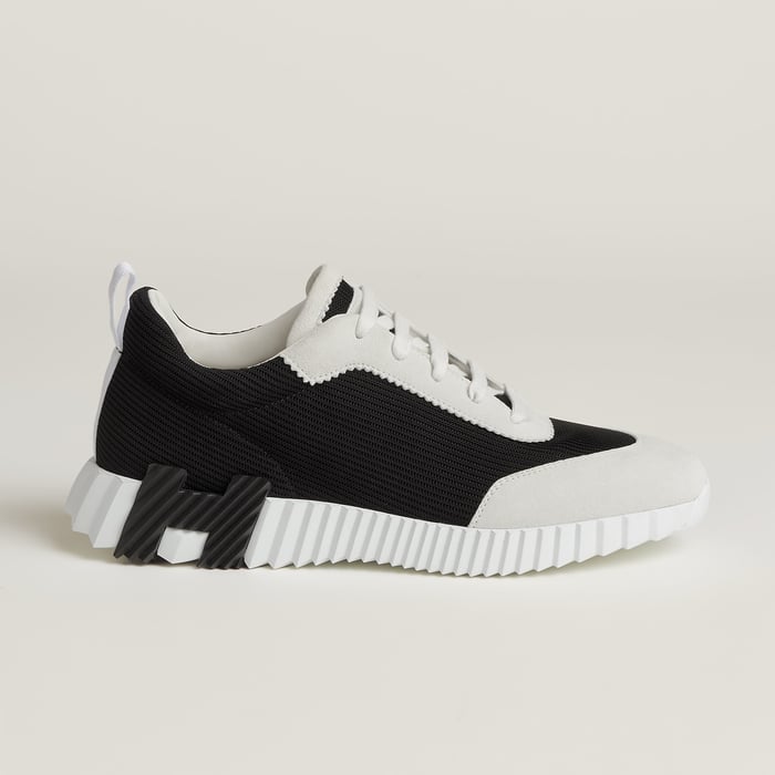 Bouncing Sneaker