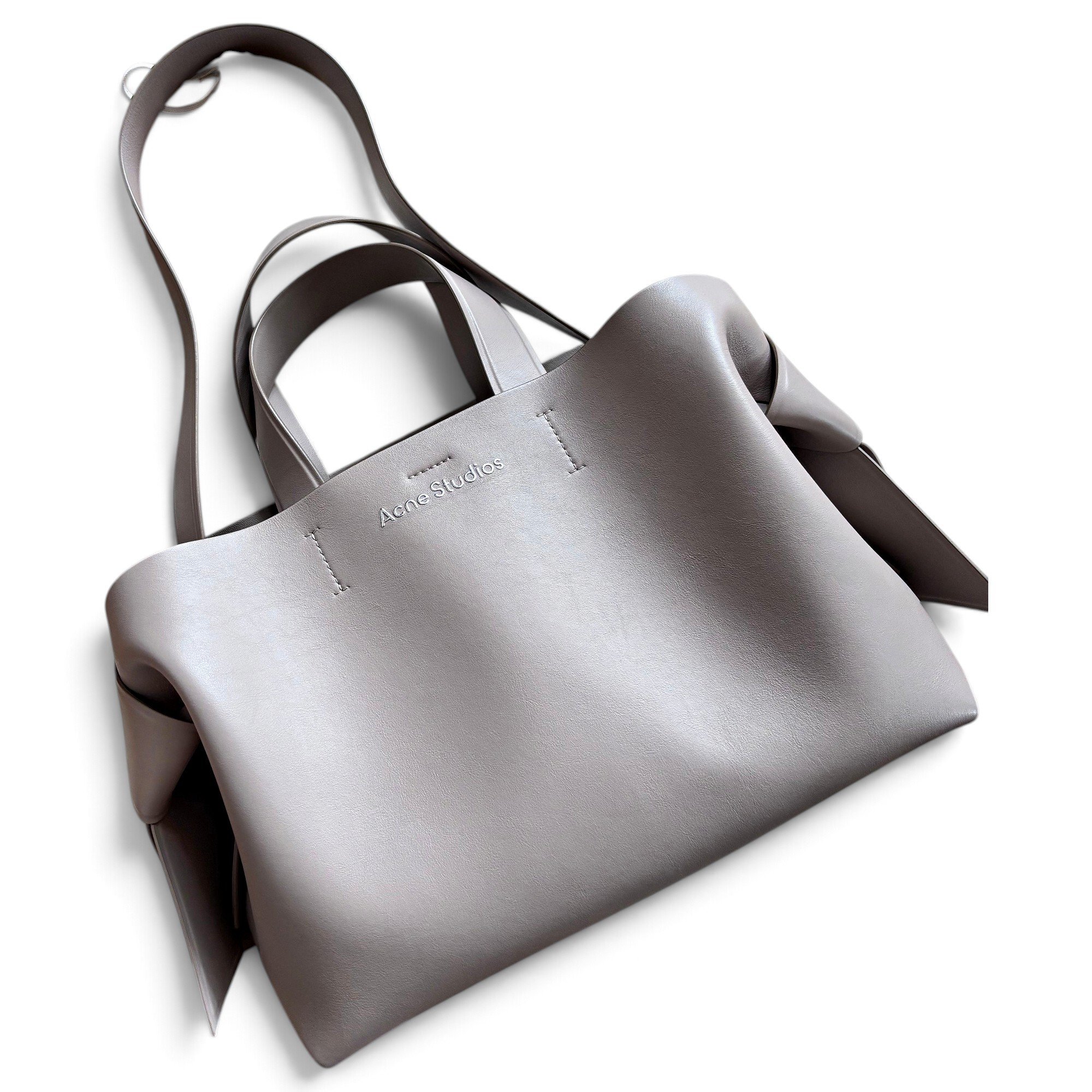 Musubi leather tote