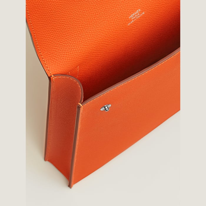 Feu Hermèsnap Vertical to Go Lacquered Pouch