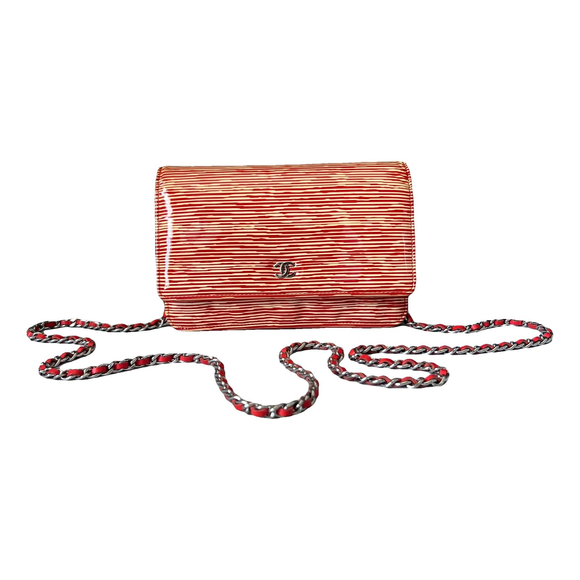 Wallet On Chain Timeless/Classique patent leather crossbody bag