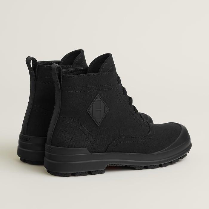 Noir Kooler Ankle Boot