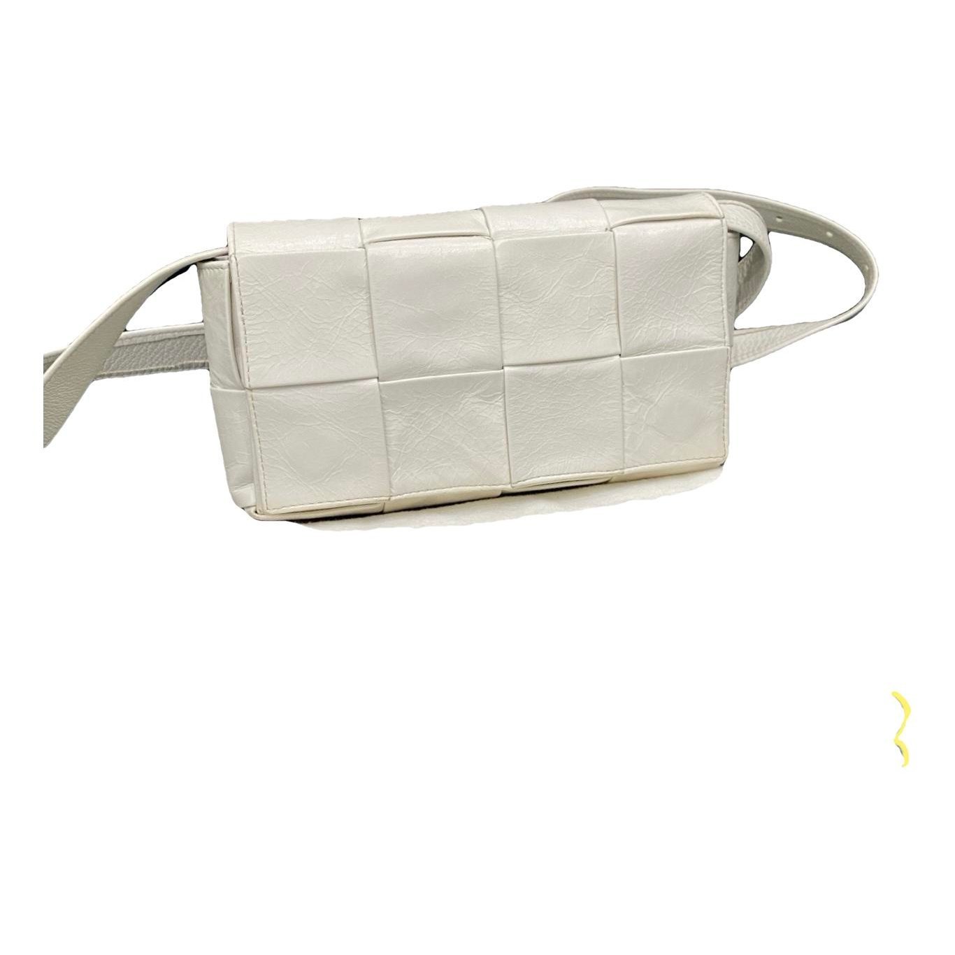 Cassette leather handbag