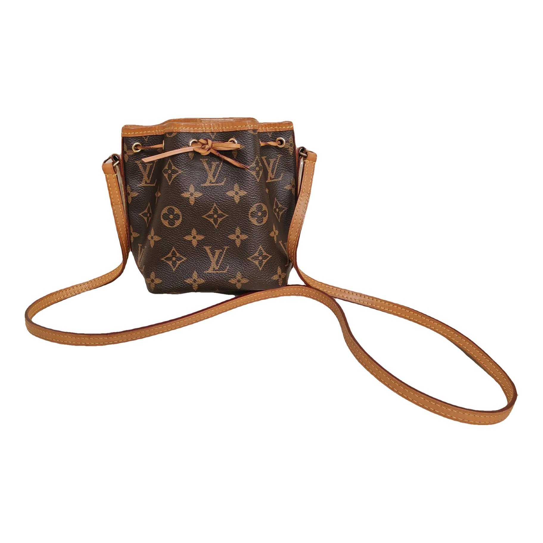 Nano Noé leather crossbody bag