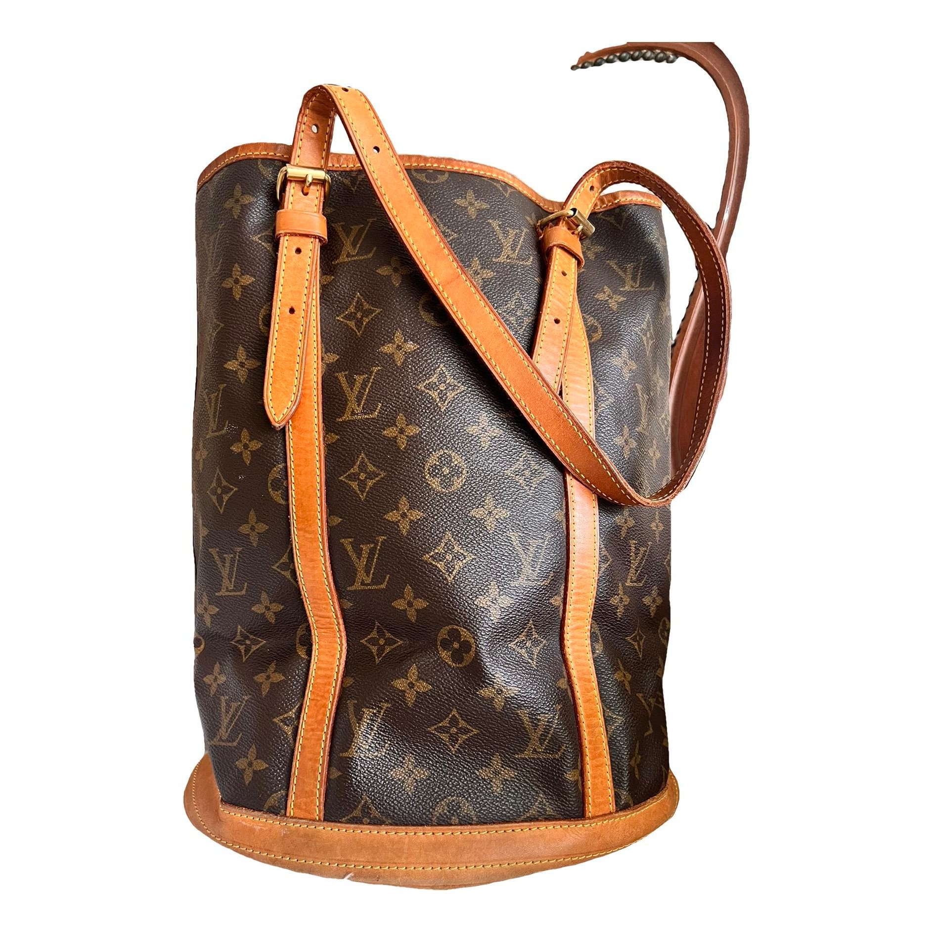 Bucket leather handbag