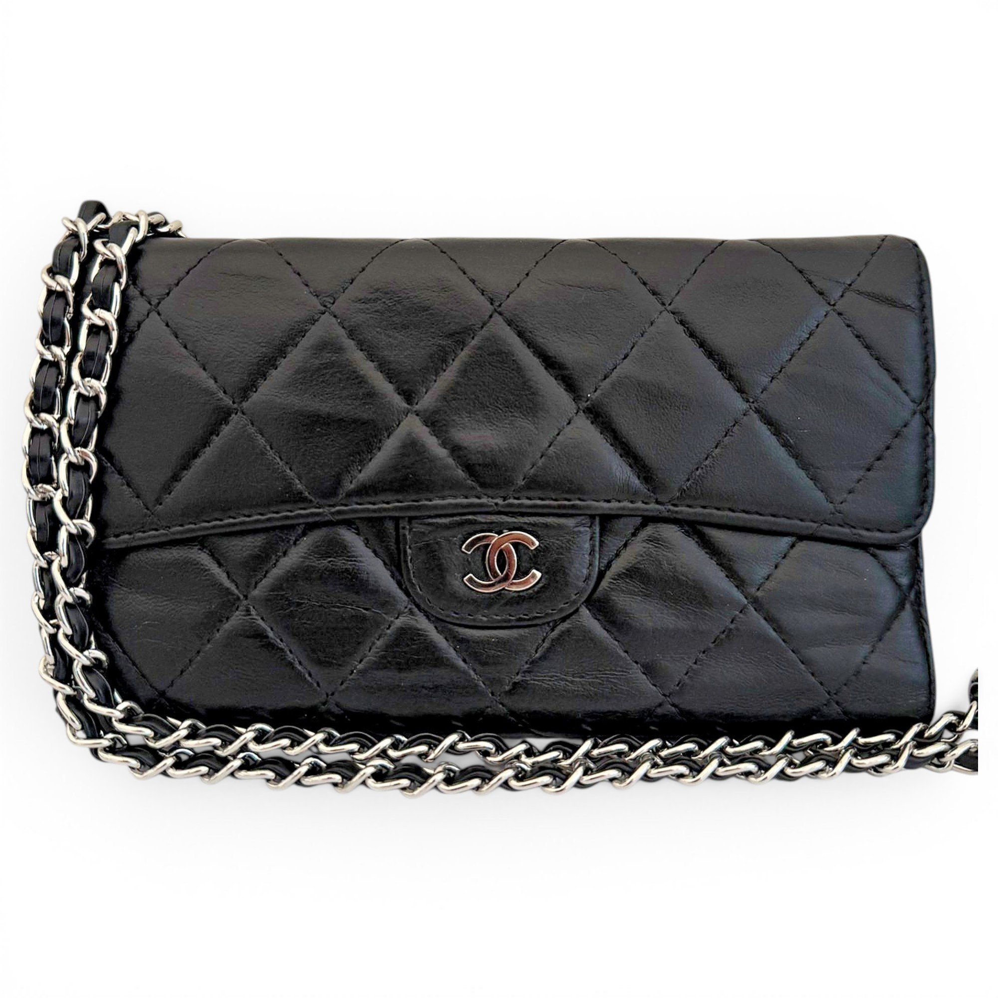Wallet On Chain Timeless/Classique leather crossbody bag