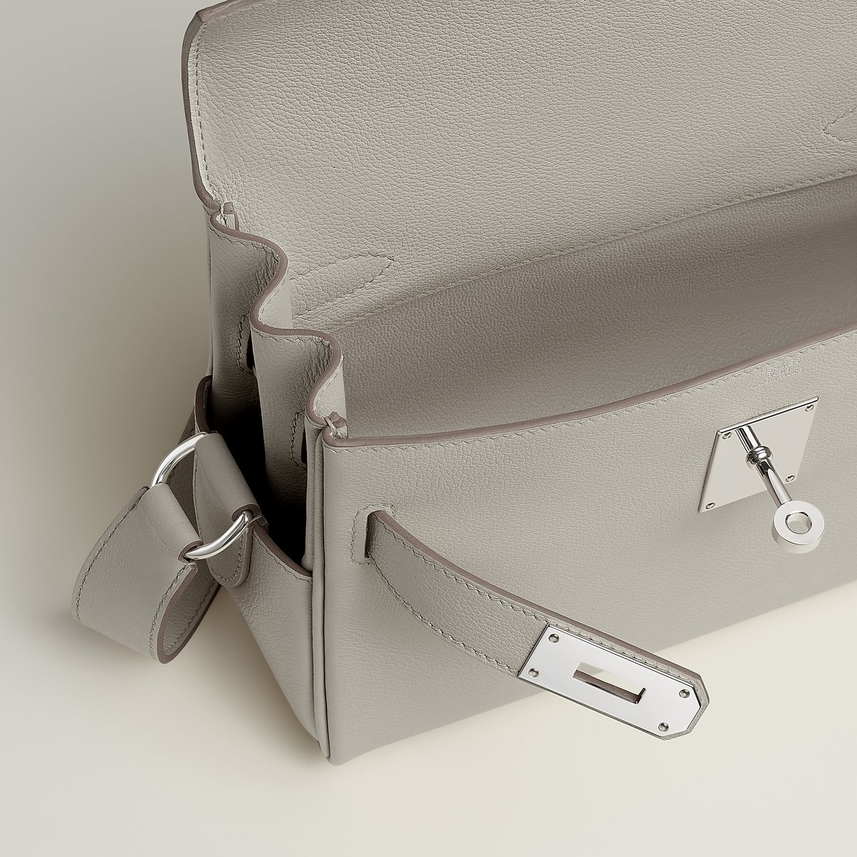 Kelly Messenger PM bag